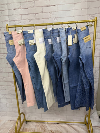 The Ultimate Denim Guide: Finding the Perfect Fit for Every Body Type