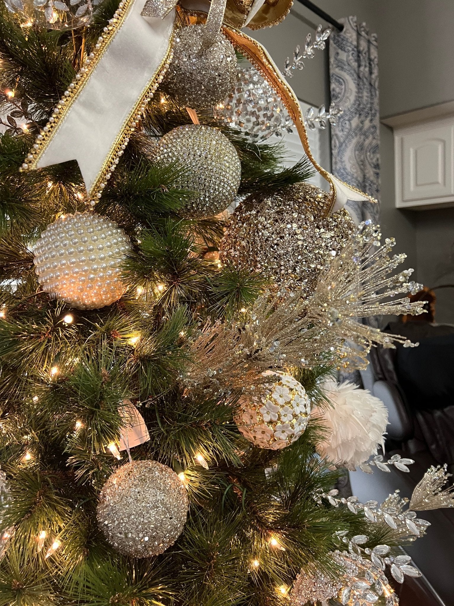 30" SEQUIN TIP GLITTER PINE SPRAY - CHAMPAGNE GOLD - Sassy Inspiration