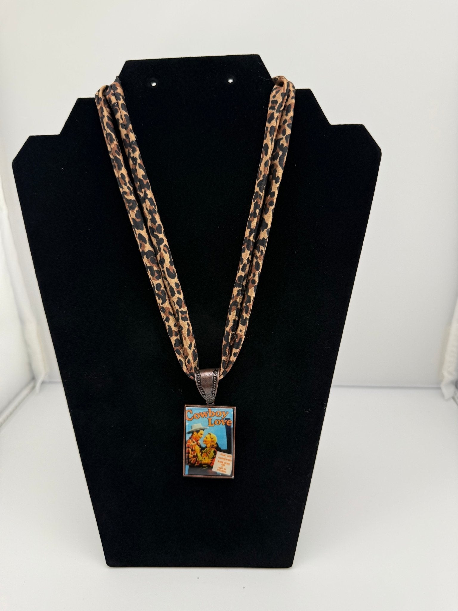 Cowboy Love Leopard Bandana Necklace - Sassy Inspiration