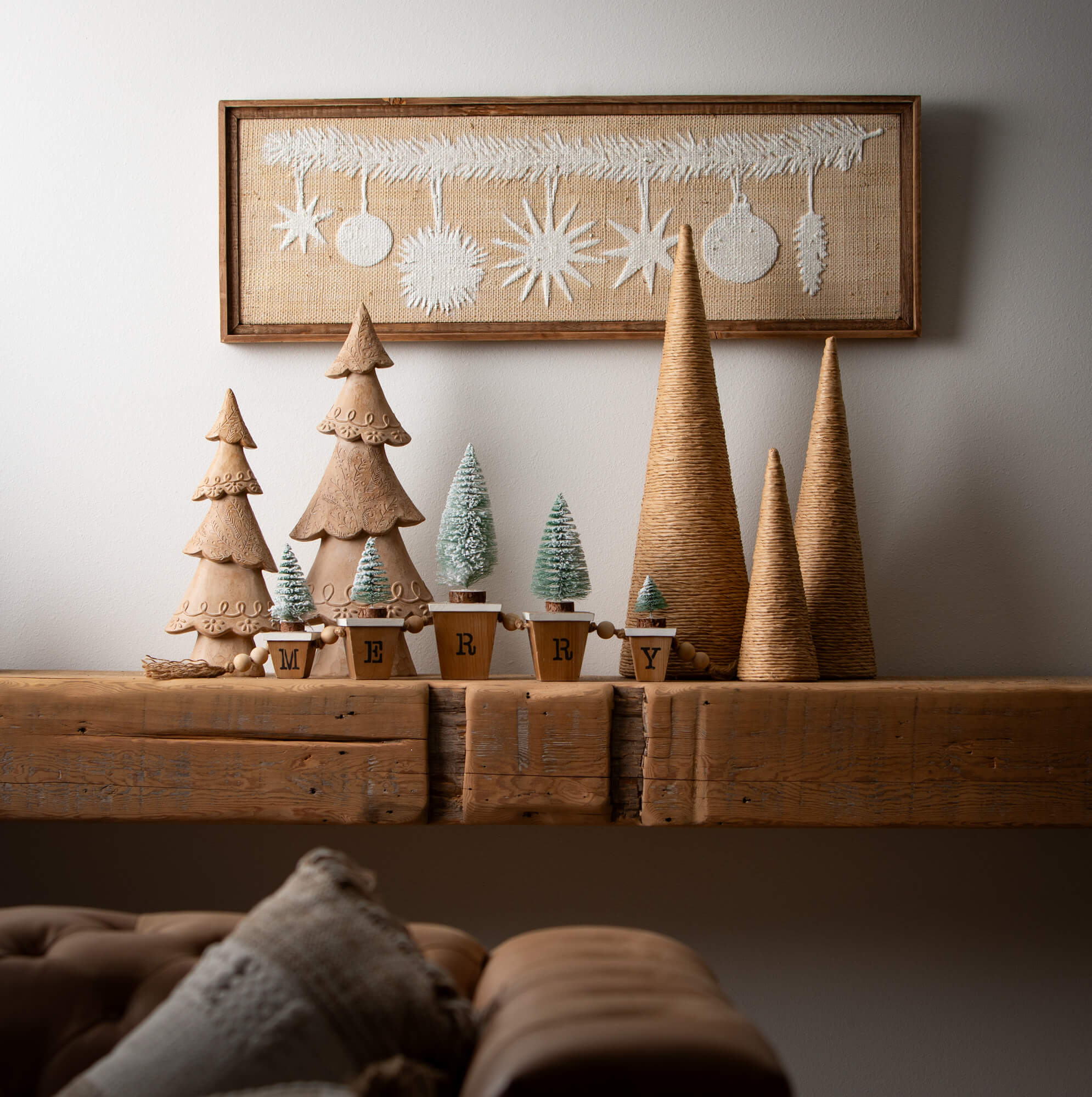 SUBTLE CHRISTMAS WALL DECOR - Sassy Inspiration