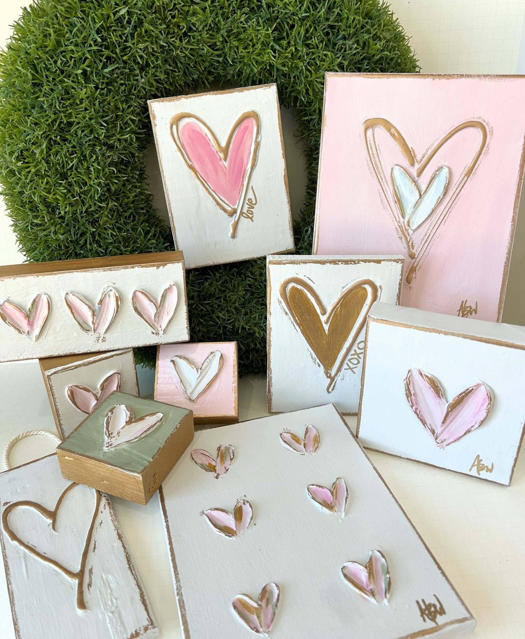 Textured hearts on canvas | valentine | pastel | xoxo | love - Sassy Inspiration