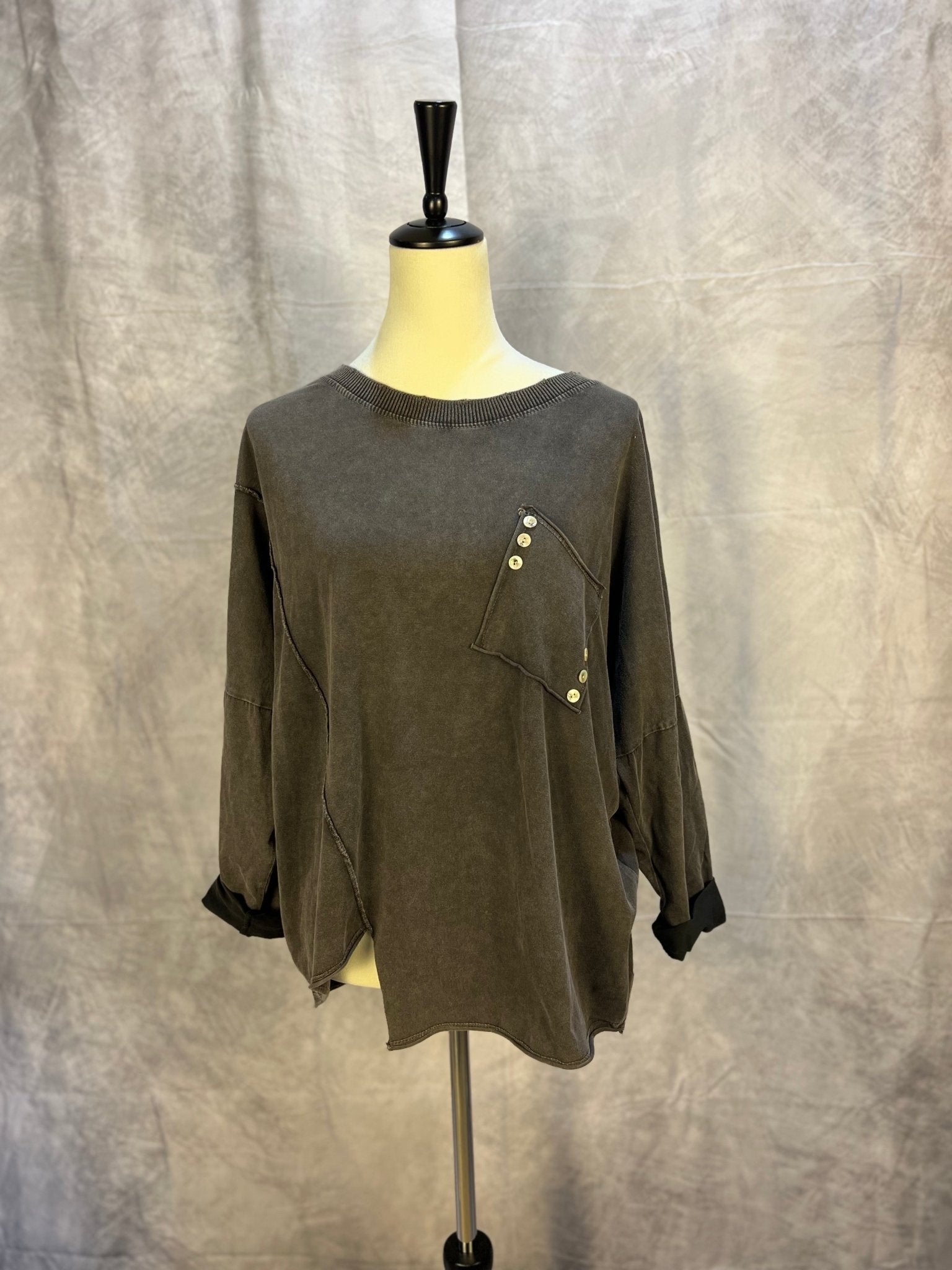 Top with button details - Washed out Black - Sassy Inspiration