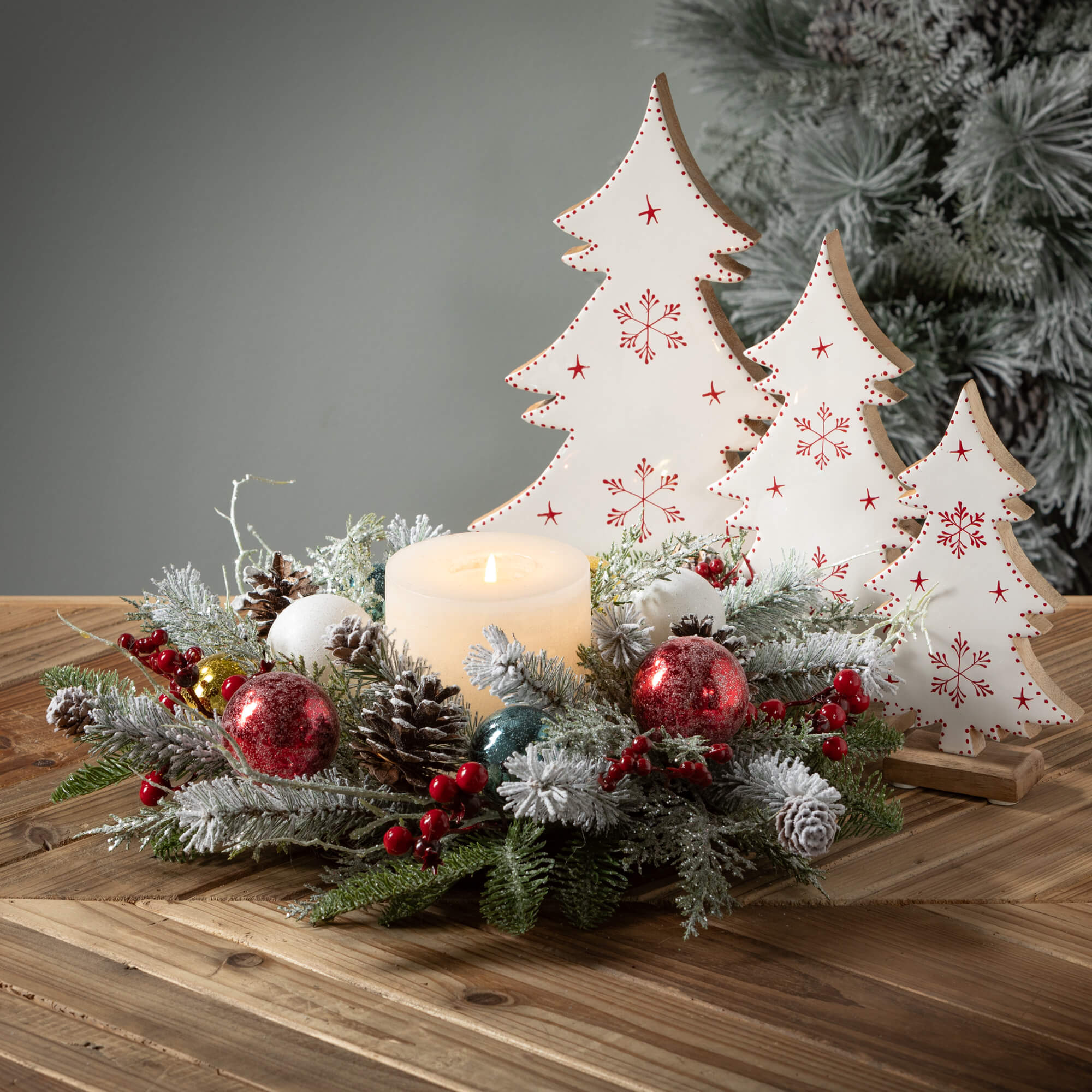 WHITE WOOD SNOWFLAKE TREE SET - Sassy Inspiration